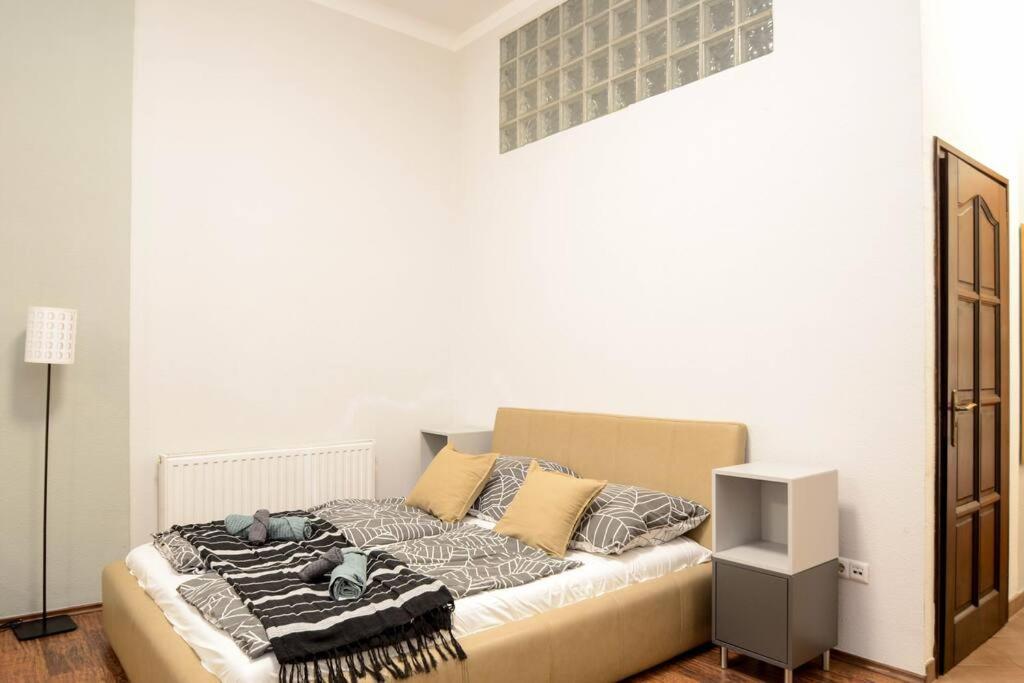 Famous Kiraly Street At Large 3Br 10Ppl @ Central Budapest Eksteriør billede